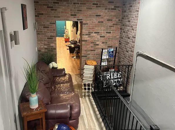 309 Martin Luther King Jr Drive image 4 of 6