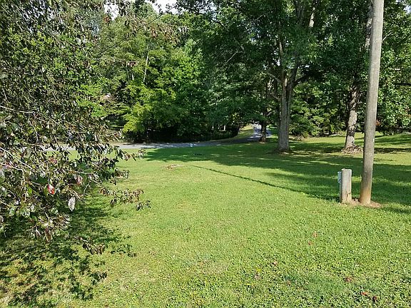 3rd image of 325 Brady Ave