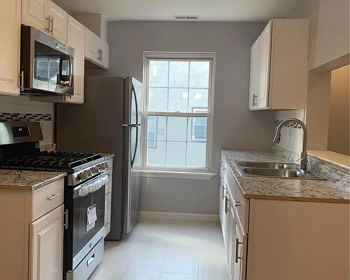 1908 Commons Dr #1908 — Photo 6