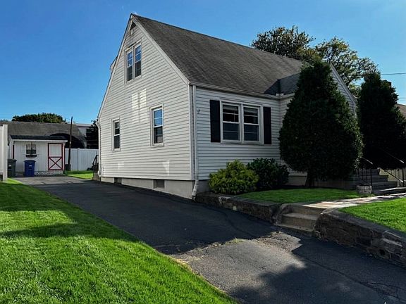 2nd image of 815 Ruth St