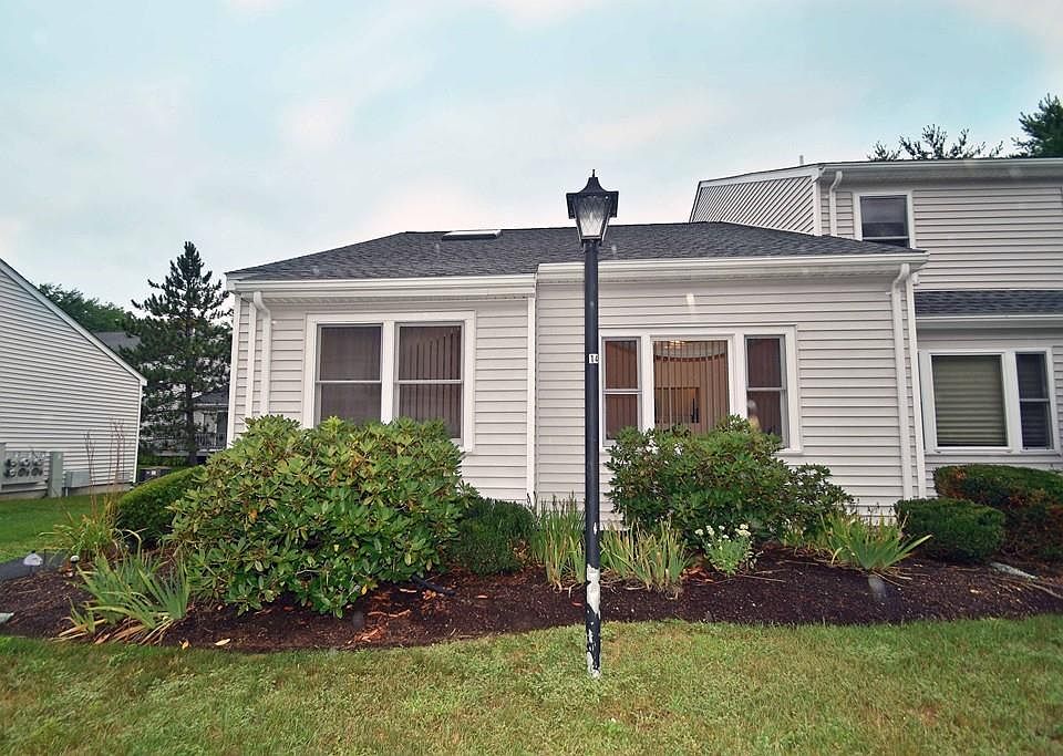 1st image of 33 Prudence Crandall Ln #33