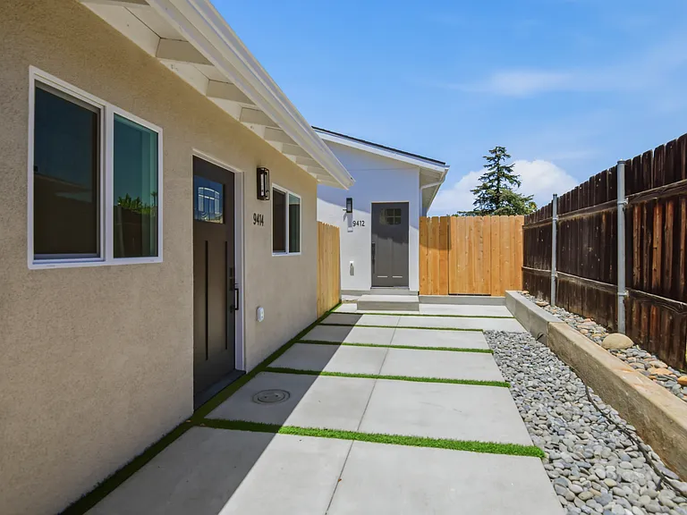 9414 Pike Rd — Photo 2
