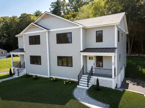 27 Rollins St #B, Groveland, MA 01834