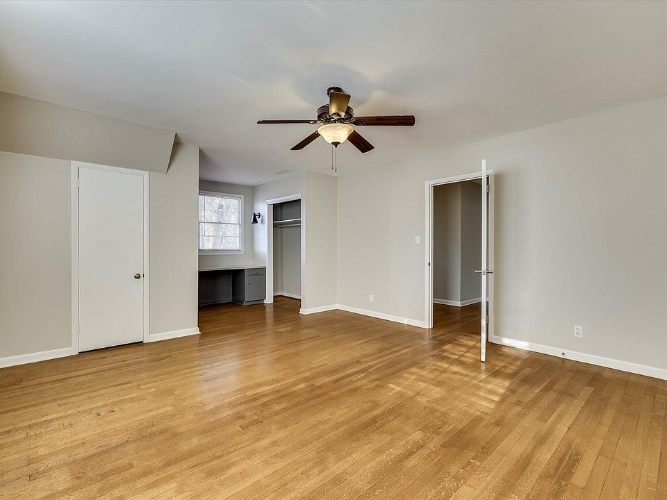 44th image of 134 Lake Bluff Drive
