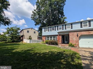 24 Monroe Dr, Laurel Springs, NJ 08021