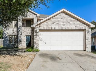 10024 Chapel Rock Dr, Fort Worth, TX 76116