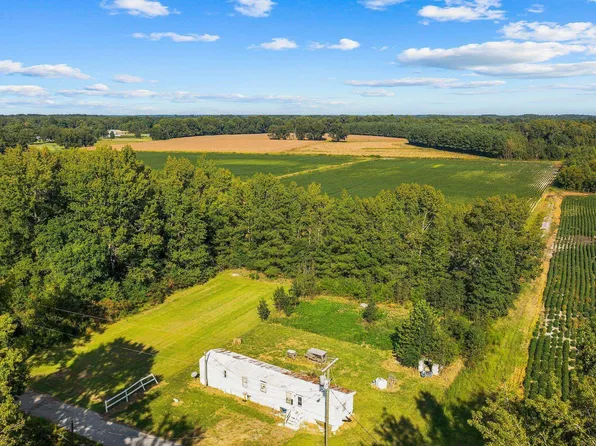 109 Bell St, Whitakers, NC 27891