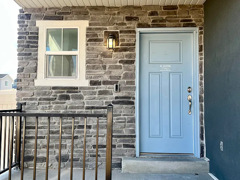 3032 S Red Pine Dr — Photo 2