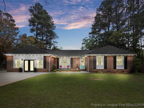 214 Rivenoak Dr, Fayetteville, NC 28303