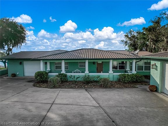 3rd image of 301 McCoy Dr