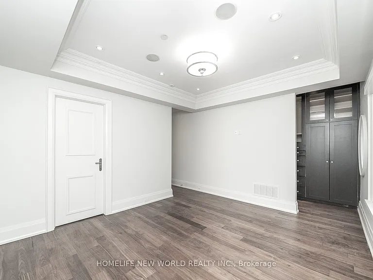 310 Merton St — Photo 17
