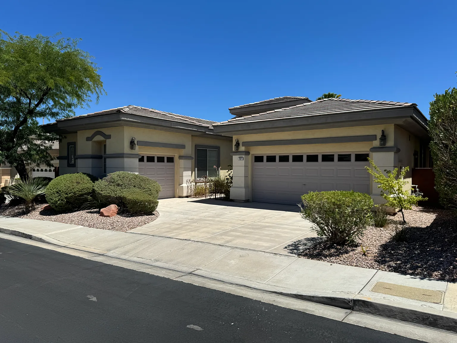 4 bed, 2973 sqft, $3,700 — Photo 2