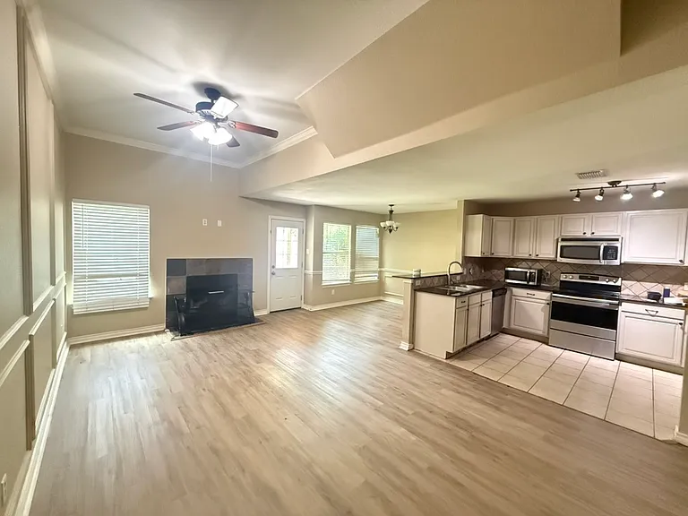 12604 Oceanside Dr — Photo 2