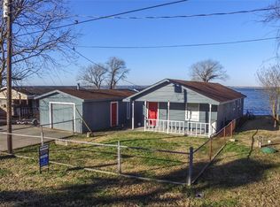 230 W Lakeview Wood, Onalaska, TX 77360