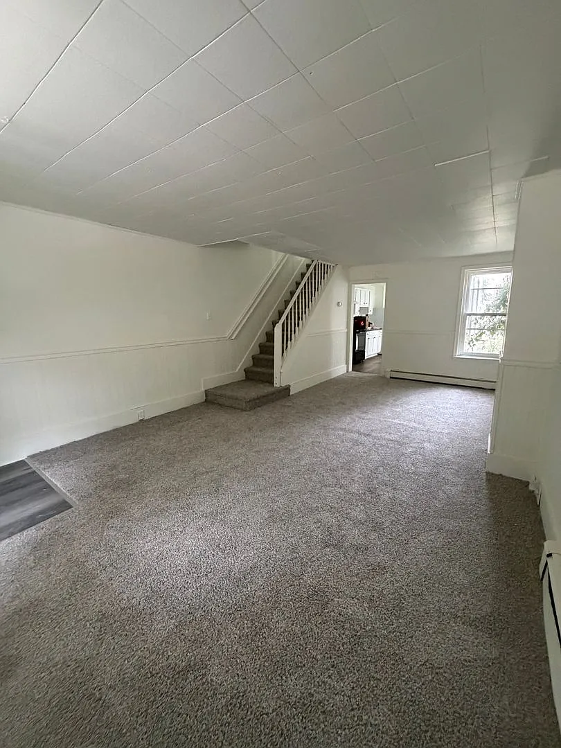 Renovated 4-Bedroom Home with Private Backyard Section 8 Applicants Accepted — Photo 2