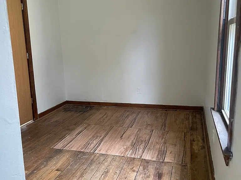 first bedroom off LR