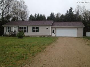 11827 S White Pine Dr, Grant, MI 49327