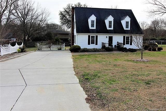 1st image of 3417 Sherwood Cir