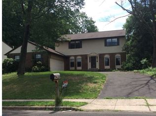 857 Green Ridge Cir, Feasterville Trevose, PA 19053