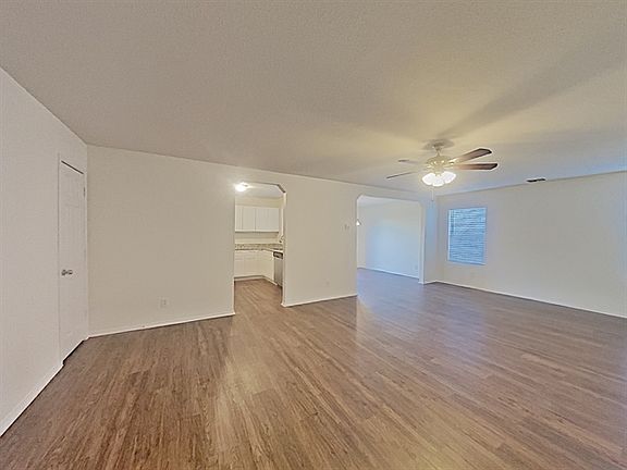 5th image of 9907 Woodland Pnes