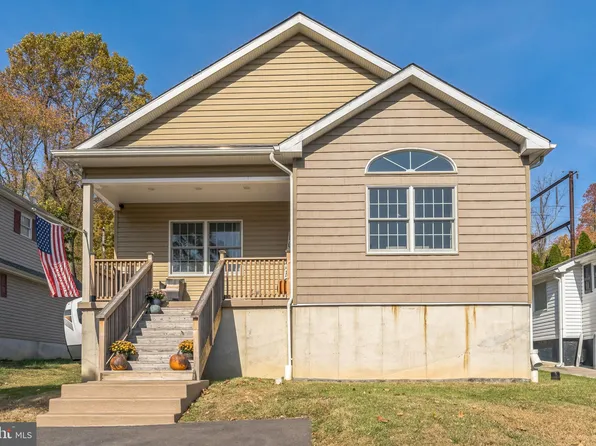 900 Parker St, Langhorne, PA 19047