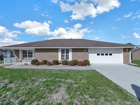2nd image of 700 Shawn Dr
