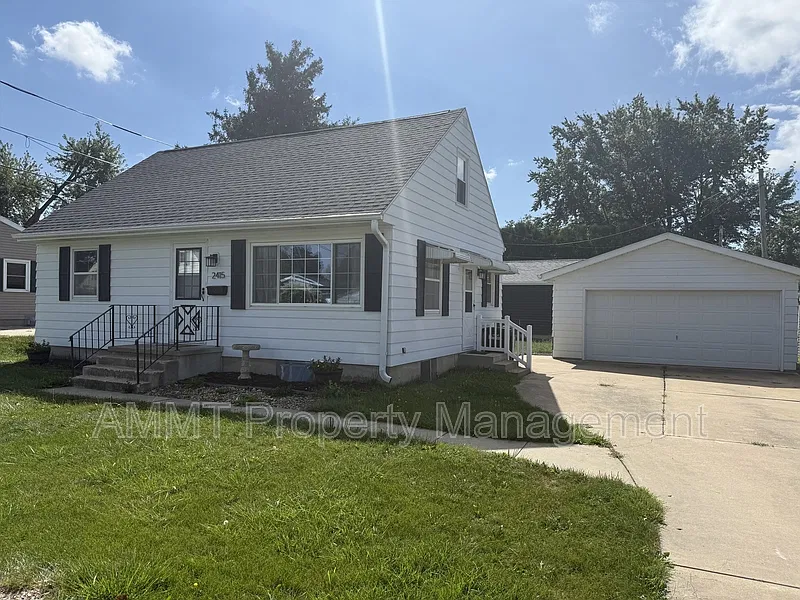 5 bed, 2.0 bath, $2,000 — Photo 1
