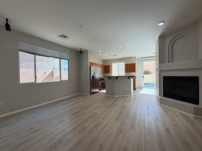 148 Macoby Run St — Photo 9