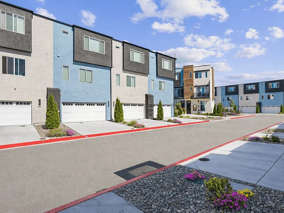 Summit Ridge Townhomes