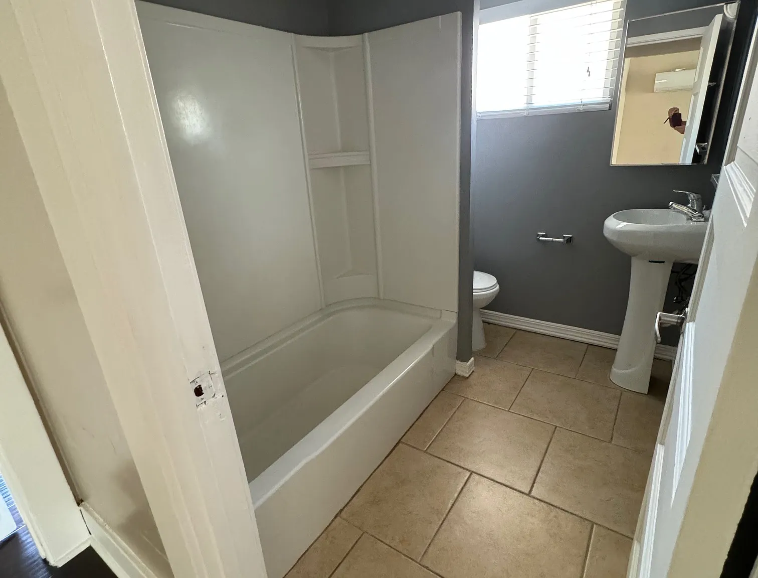 3 bed, 1100 sqft, $2,600 — Photo 1