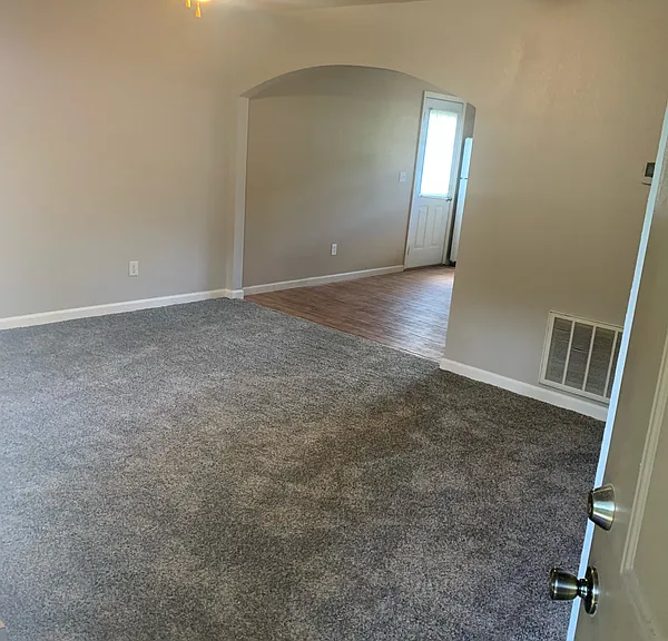 79 Tyler Ter #1 — Photo 4