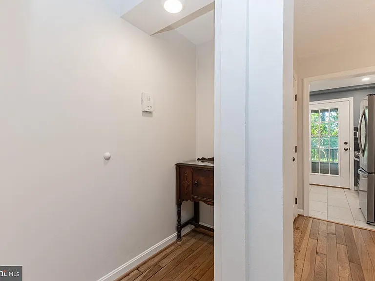 100 N George Mason Dr #3 — Photo 13