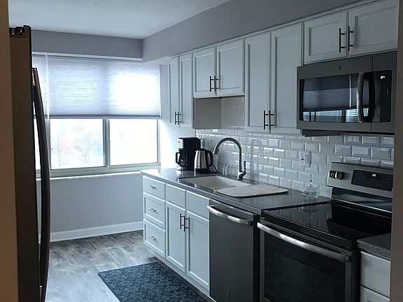 4th image of 12520 Edgewater Dr APT 1210