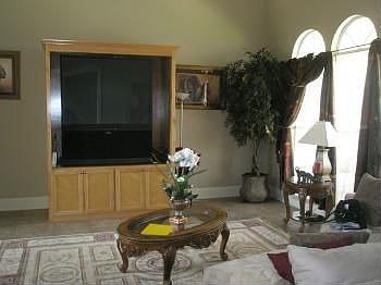 3rd image of 2435 Saint Andrews Ave