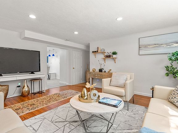 3rd image of 64 Bryon Rd APT 1