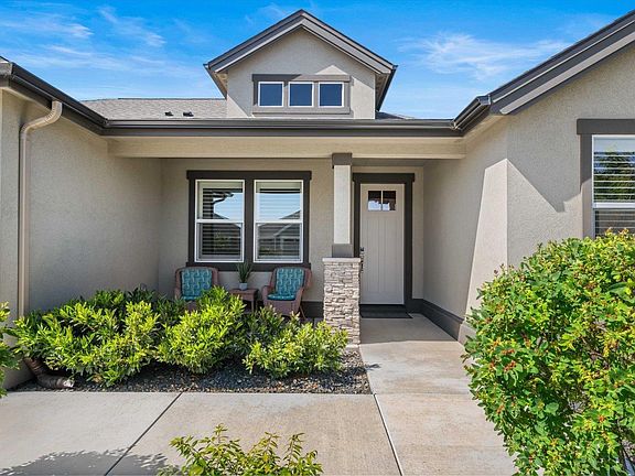 4th image of 3181 Mountain Quail Ln