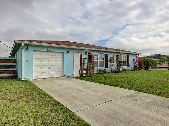 2nd image of 771 SW Duval Ave