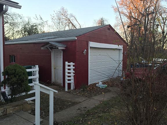 3rd image of 10521 Baron Dr