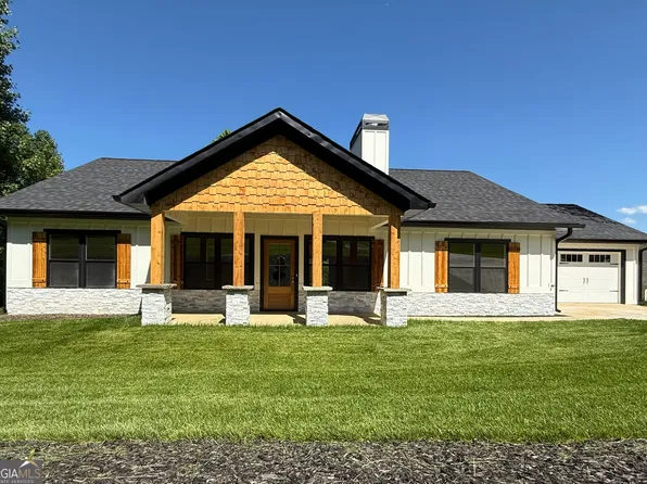 270 Meadow Crest Dr, Cleveland, GA 30528