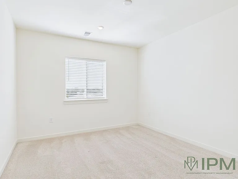 The Flats at Hampden — Photo 30