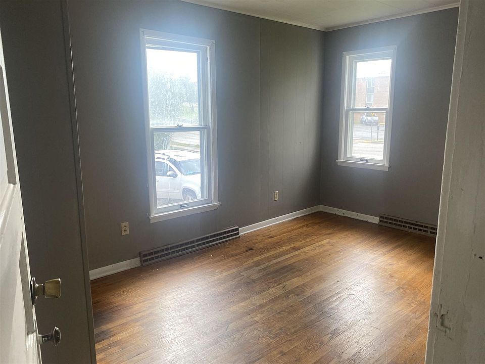 2nd image of 511 W College St #1