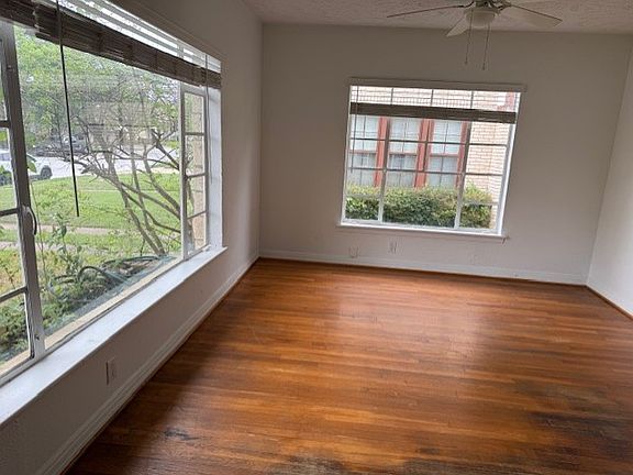 3rd image of 806 Cedar Hill Ave #806