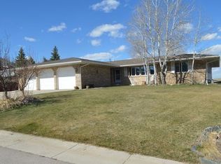2405 Hillcrest Dr, Gillette, WY 82718