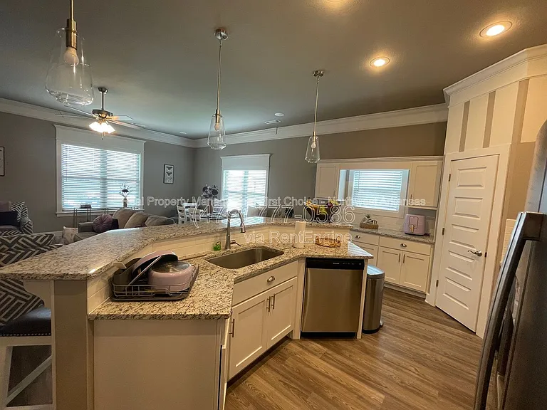 1020 Trestle Ln — Photo 9