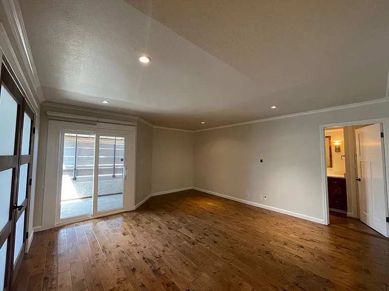 401 E California Blvd #210 — Photo 7
