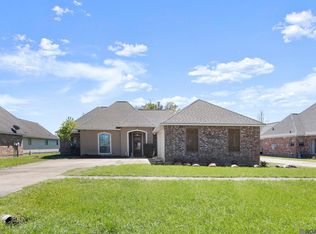 12540 Fawnwood Dr, Walker, LA 70785