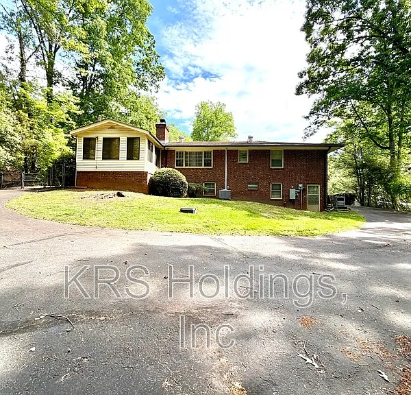 407 Westmoreland Ct — Photo 7