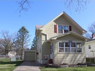 502 33rd St NE, Cedar Rapids, IA 52402