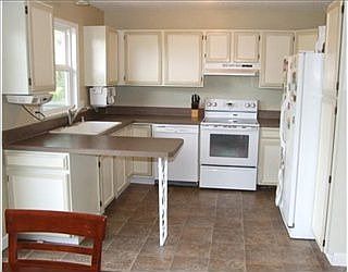 3rd image of 35 Rock Hill Dr