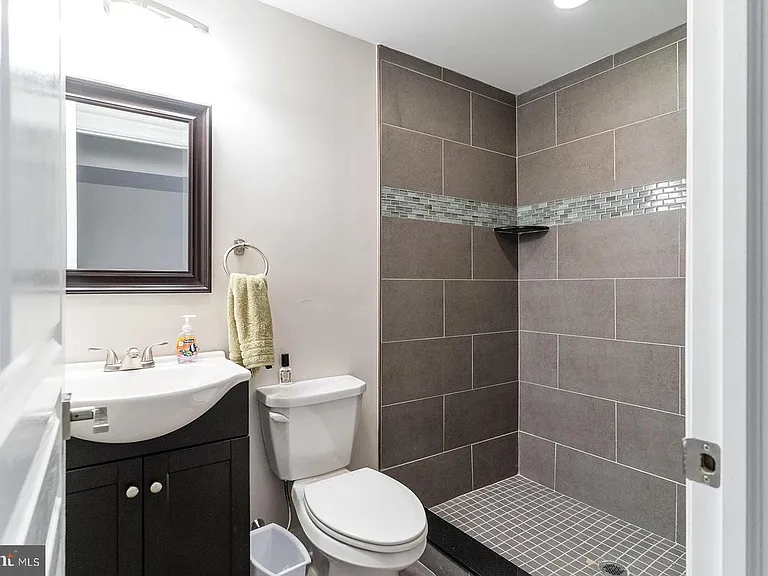 1232 S 23rd St — Photo 23